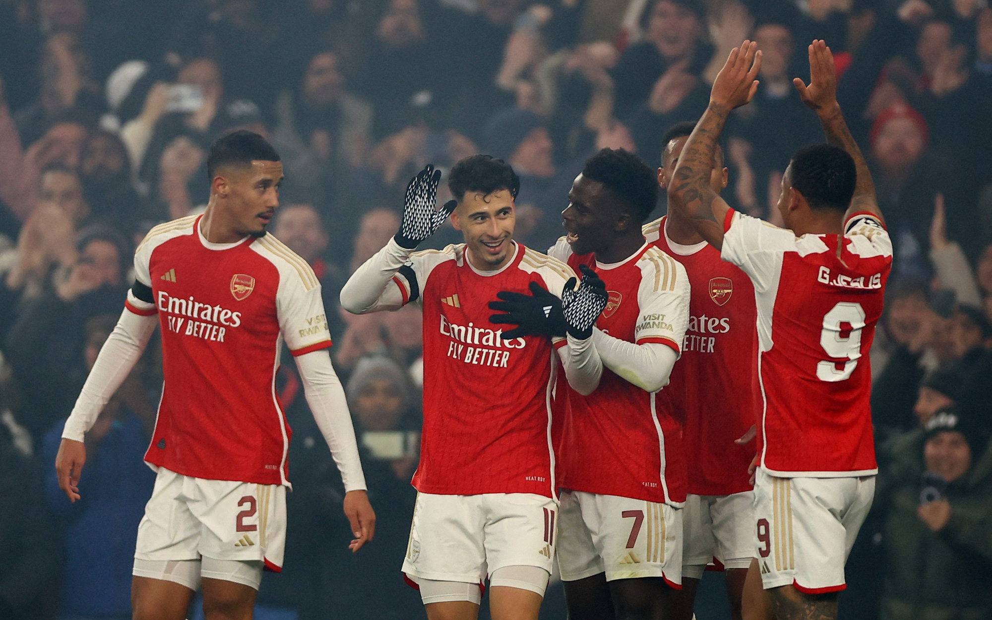 Thắng nghẹt thở Luton Town, Arsenal vẫn đứng đầu Premier League- Ảnh 5. Thắng nghẹt thở Luton Town, Arsenal vẫn đứng đầu Premier League- Ảnh 5.