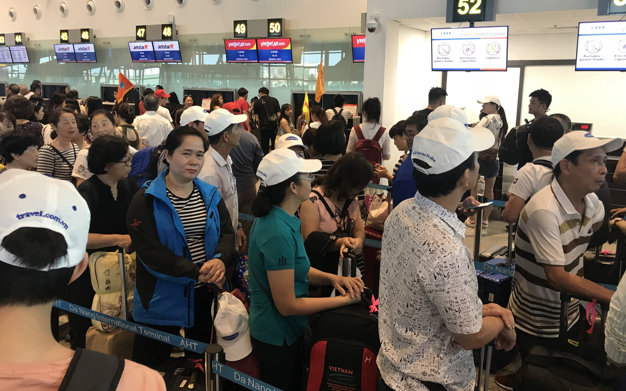 Có gì trong nhà ga sân bay Đà Nẵng đạt tiêu chuẩn 5 sao của Skytrax?- Ảnh 6. Ga quốc tế sân bay Đà Nẵng hạn chế đưa tiễn vào khung giờ nào?