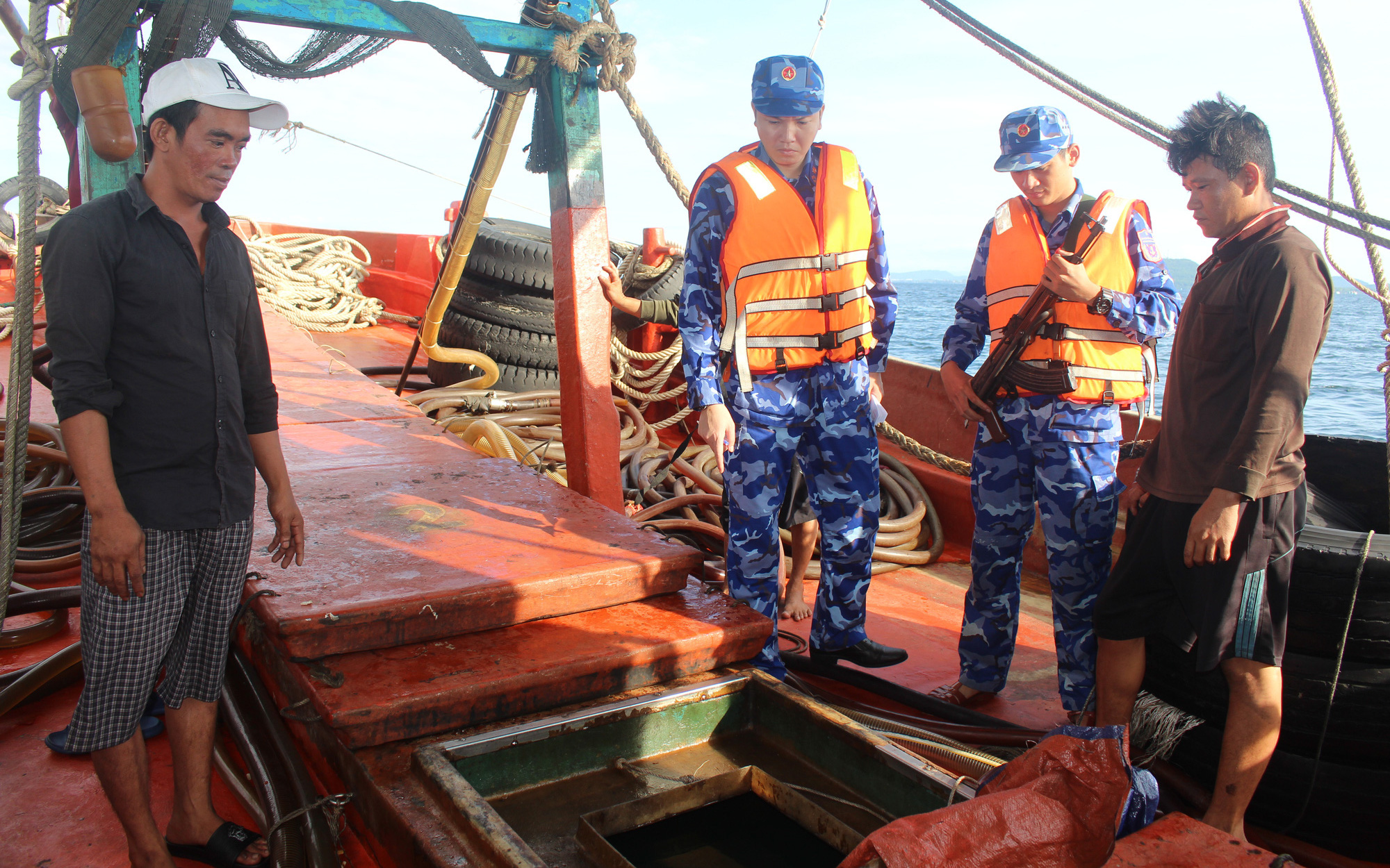 Chống khai thác IUU góp phần gỡ thẻ vàng EC, bảo vệ sinh kế cho ngư dân- Ảnh 3. Vùng cảnh sát biển 4 cần tăng cường phòng chống tội phạm, vi phạm trên vùng biển Tây Nam