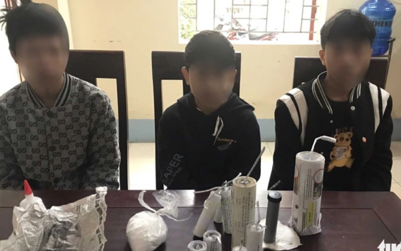 Phá đường dây buôn bán pháo nổ, thu giữ hơn 3,5 tấn pháo các loại- Ảnh 3. Nguy cơ từ đầy rẫy clip dạy chế pháo nổ, bán thuốc nổ