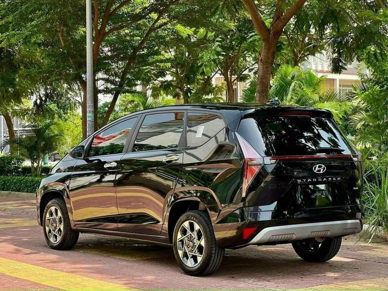 Unlike most cars in the popular MPV segment, the Hyundai Stargazer is not equipped with a manual transmission.  All 4 versions have the same 1.5 liter 4-cylinder engine, 115 horsepower, 144 Nm of torque, combined with IVT - Photo: Hyundai Dealer/Facebook