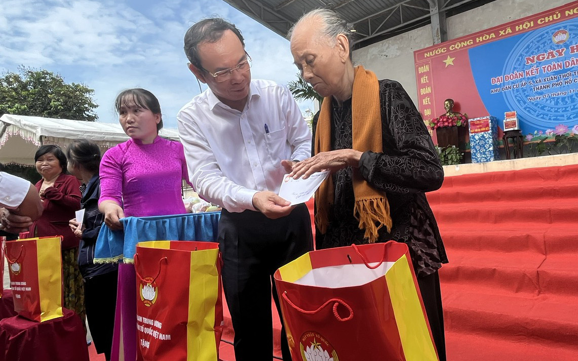 Bí thư Nguyễn Văn Nên: Phải tạo mọi điều kiện để dân được biết công việc của chính quyền