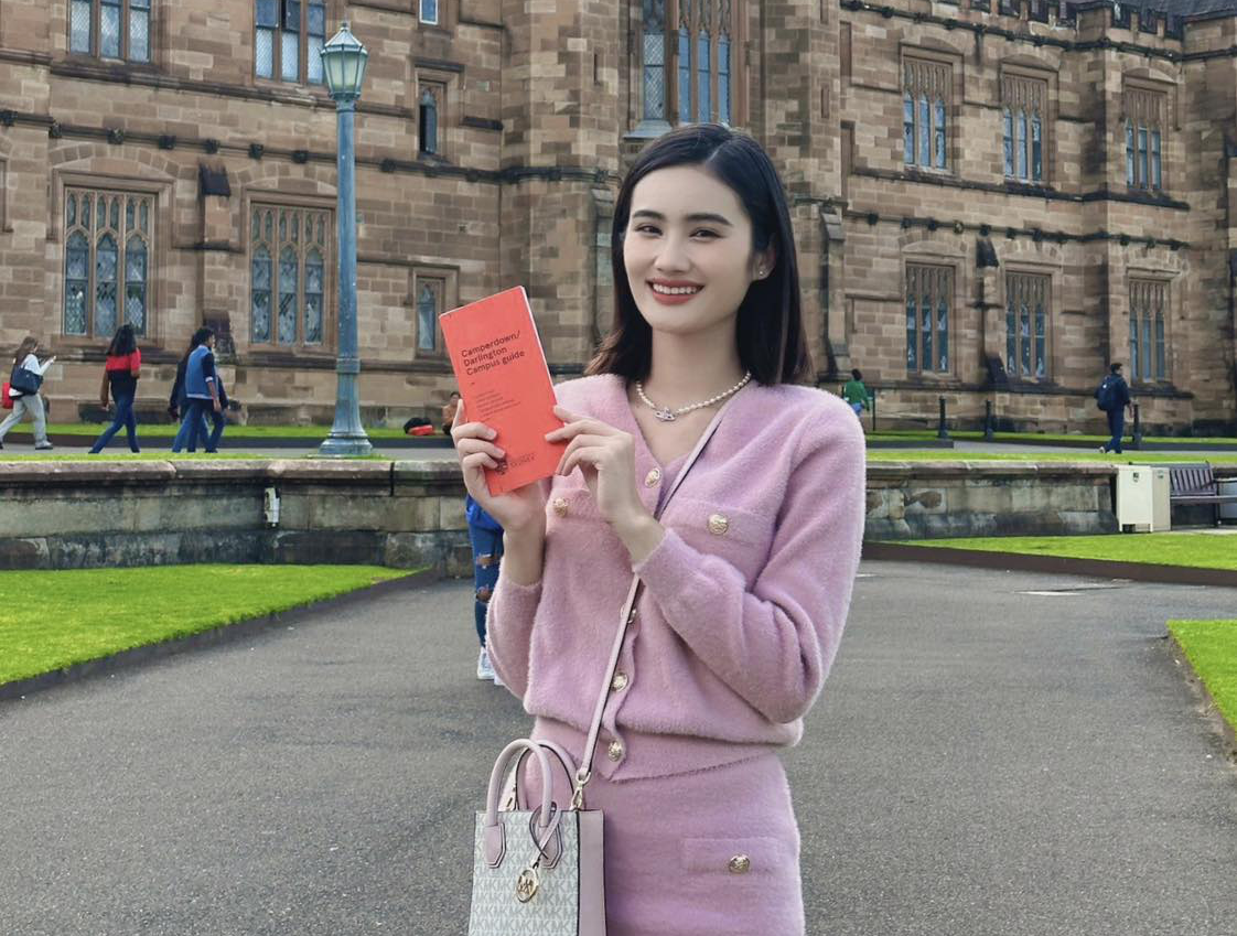 ミス・Y・ニさんは、シドニー大学（オーストラリア）に出席した写真を学生アカウントとして共有しました - 写真：Facebookのキャラクター