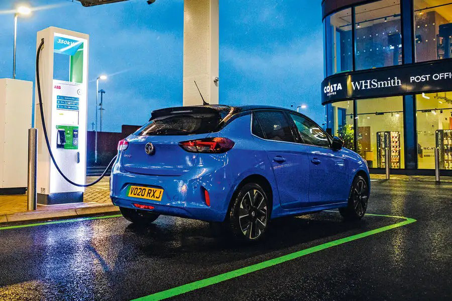 Having a good public charging system or significantly better fast charging technology would prevent carmakers from having to compete for battery capacity, but both of these factors are not in place yet - Photo: Autocar