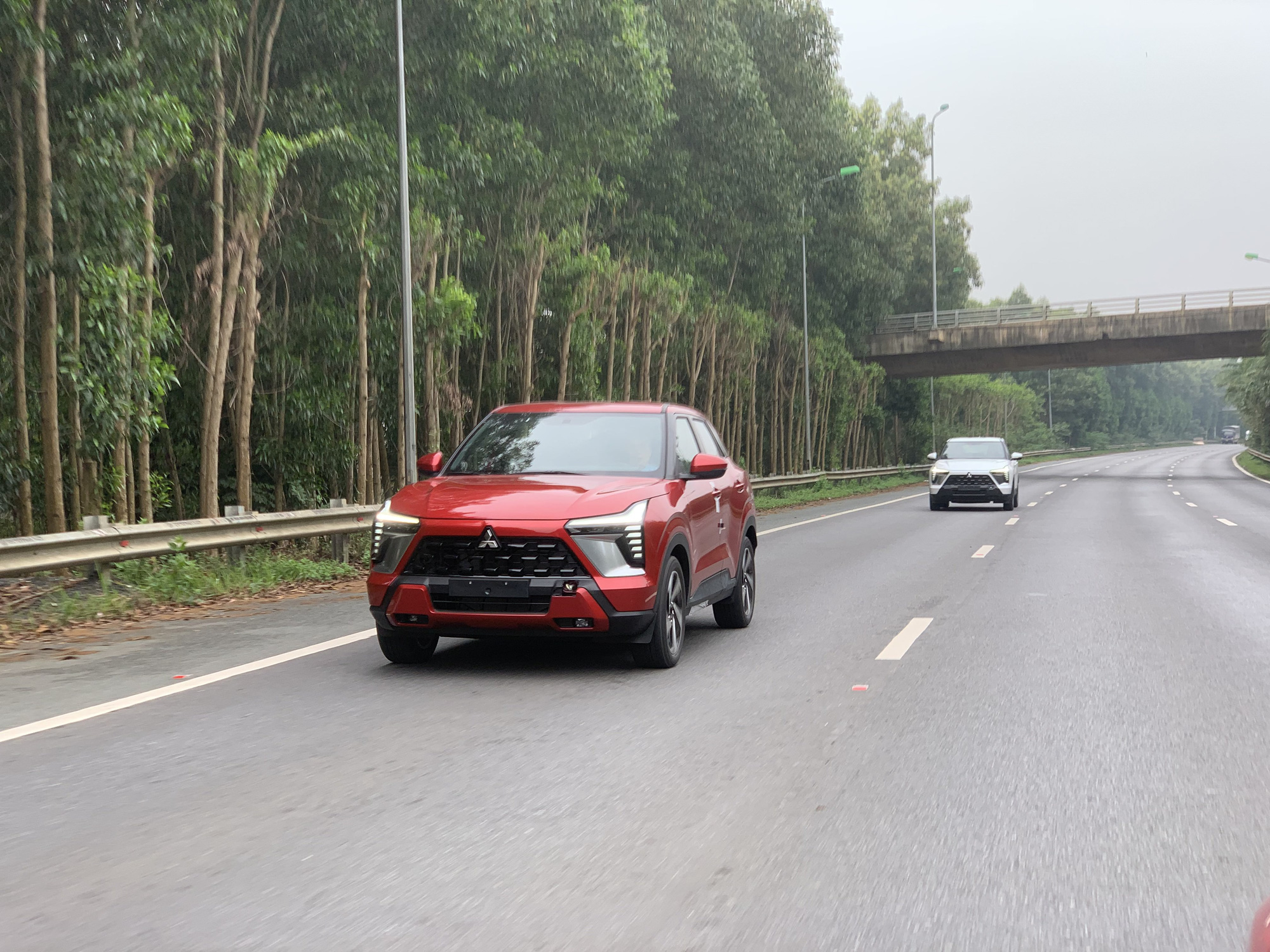 Although not yet officially launched and assigned in Vietnam, Mitsubishi Xforce is ready to release a hybrid version, just waiting for favorable policies - Photo: Facebook