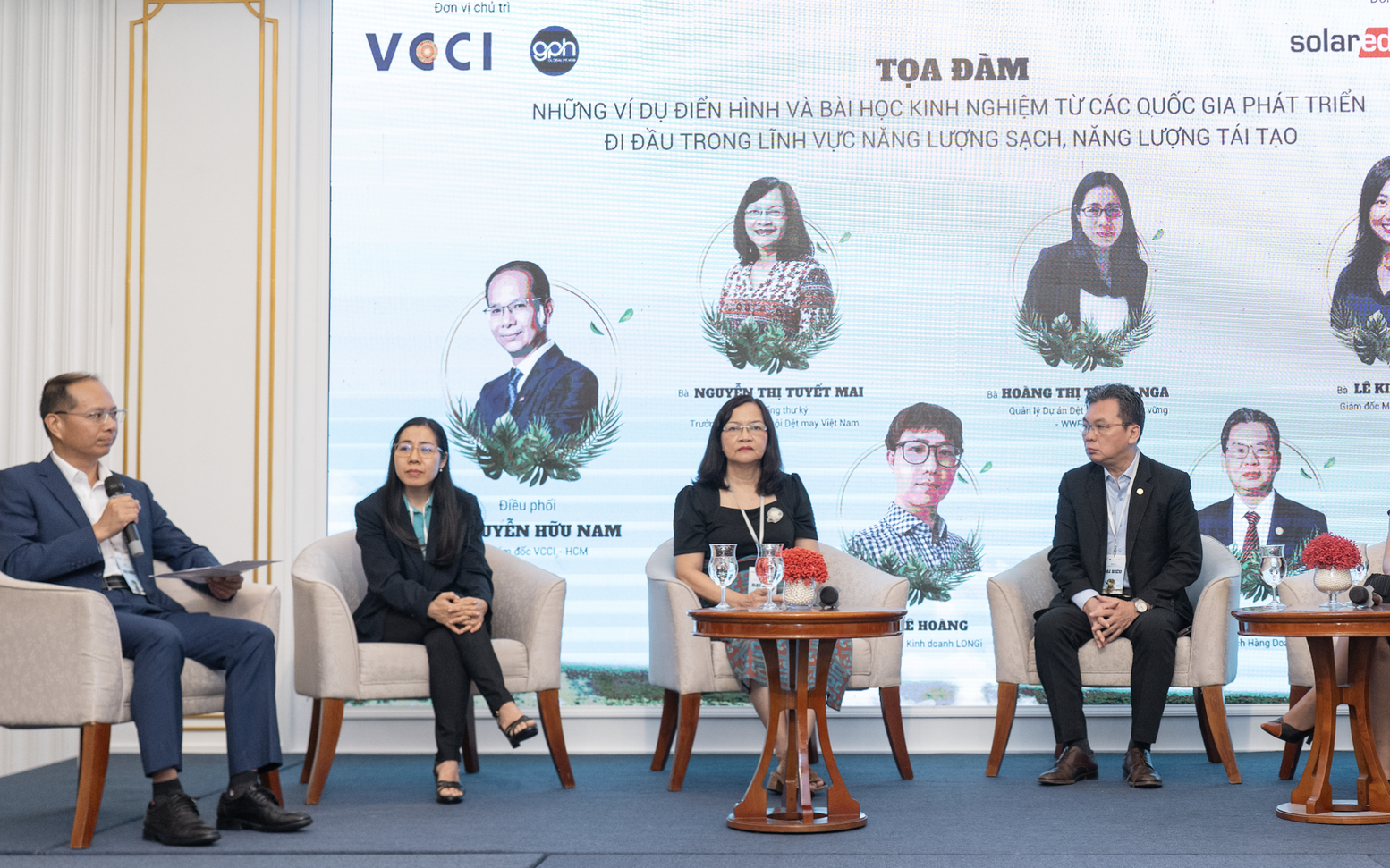 Xuất khẩu dệt may: Từ quý 2 trời sẽ sáng- Ảnh 6. Dệt may Việt Nam chật vật trước
