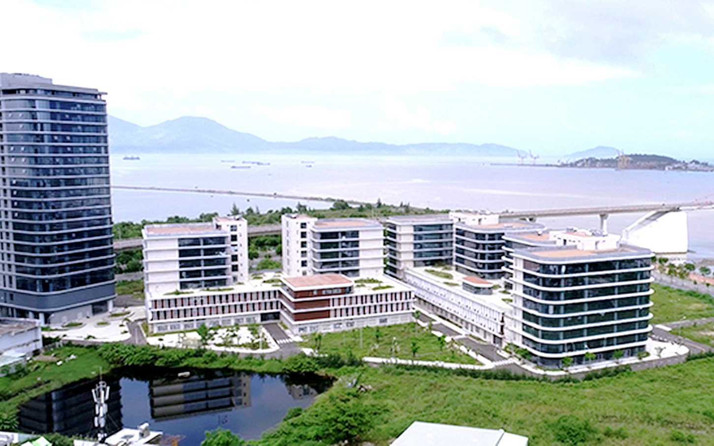 Ký túc xá hàng trăm tỉ bỏ hoang- Ảnh 5. Đà Nẵng: Nhiều công trình lớn đang