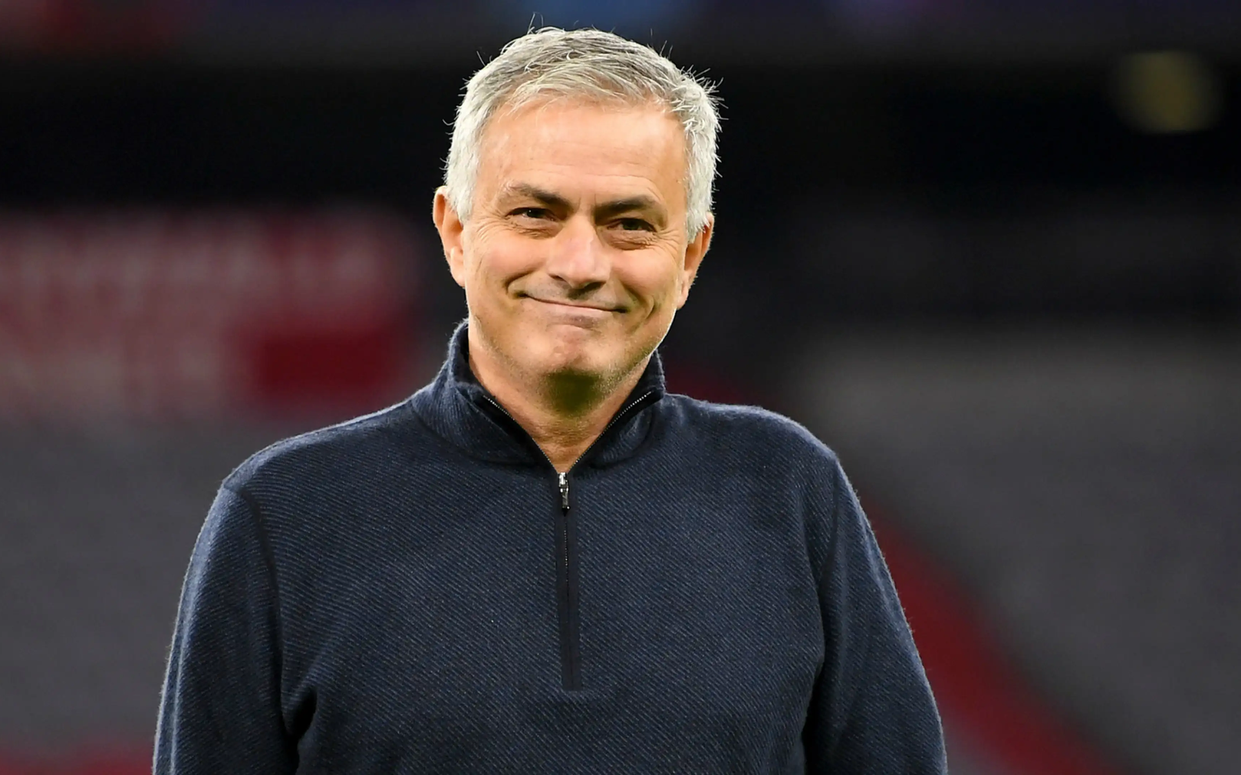 Mourinho bị AS Roma sa thải- Ảnh 3. Hành động thú vị của HLV Mourinho trong trận đấu có tới 3 thẻ đỏ