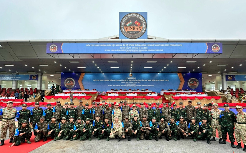 Tổng lãnh sự quán Ấn Độ muốn mời học sinh trường chuyên ở Phú Yên sang thăm nước bạn- Ảnh 2. Diễn tập song phương Việt Nam - Ấn Độ về gìn giữ hòa bình