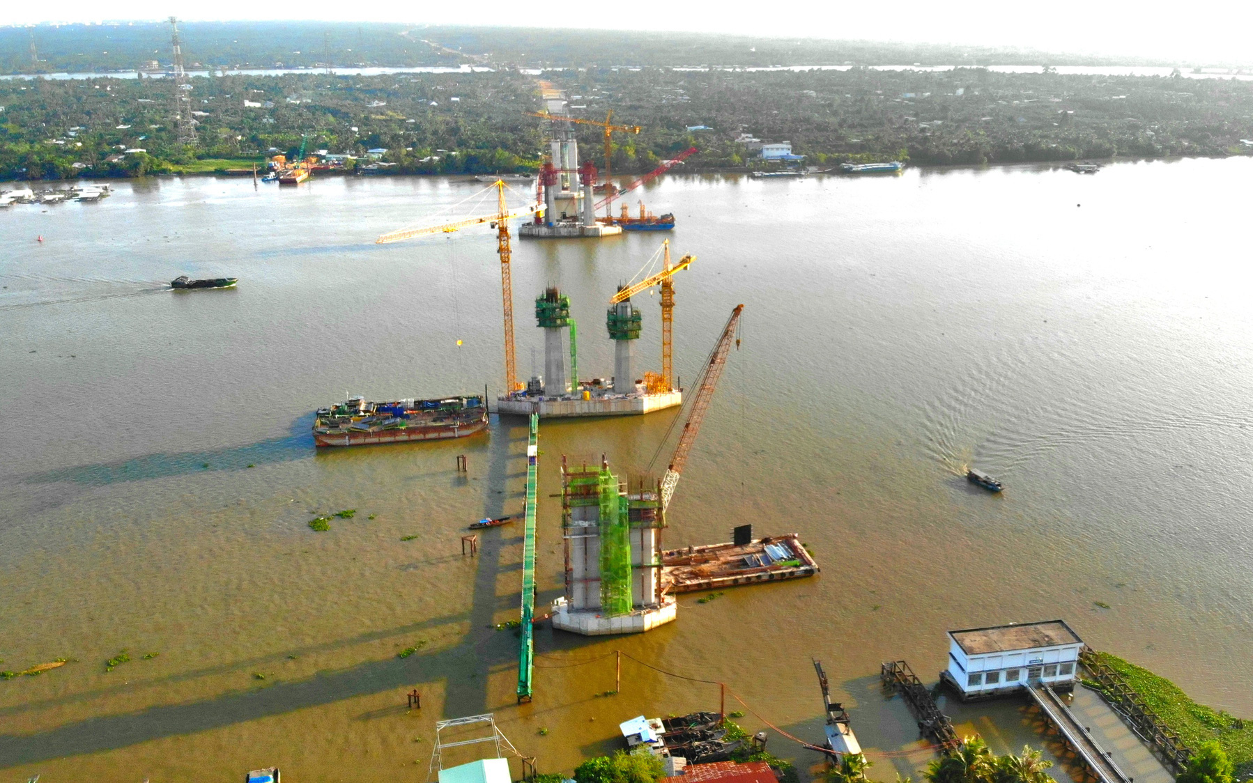 Người dân tháo dỡ nhà cửa, bàn giao mặt bằng làm cầu Rạch Miễu 2- Ảnh 6. Tiền Giang đã nhận hơn 1.856 tỉ đồng giải phóng mặt bằng dự án cầu Rạch Miễu 2