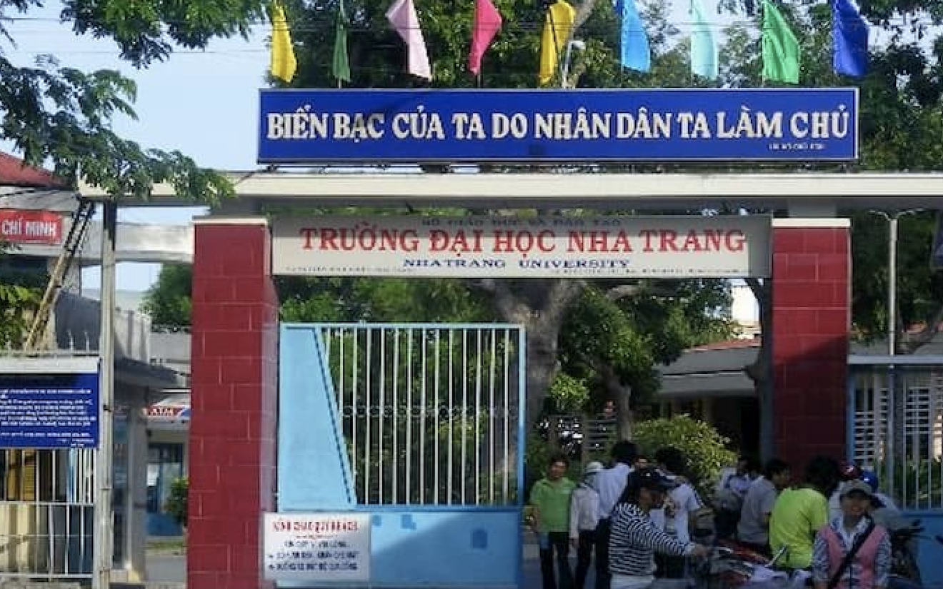 Trường đại học Công nghiệp TP.HCM dành 50% chỉ tiêu xét điểm thi tốt nghiệp THPT 2024- Ảnh 2. Trường đại học đầu tiên không dùng điểm thi tốt nghiệp THPT để tuyển sinh từ năm 2025