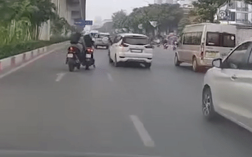 Tai nạn nghiêm trọng trên tuyến đường ven biển ở Hà Tĩnh- Ảnh 3. Lái mô tô gây tai nạn rồi dửng dưng bỏ đi, thanh niên 27 tuổi khai gì?