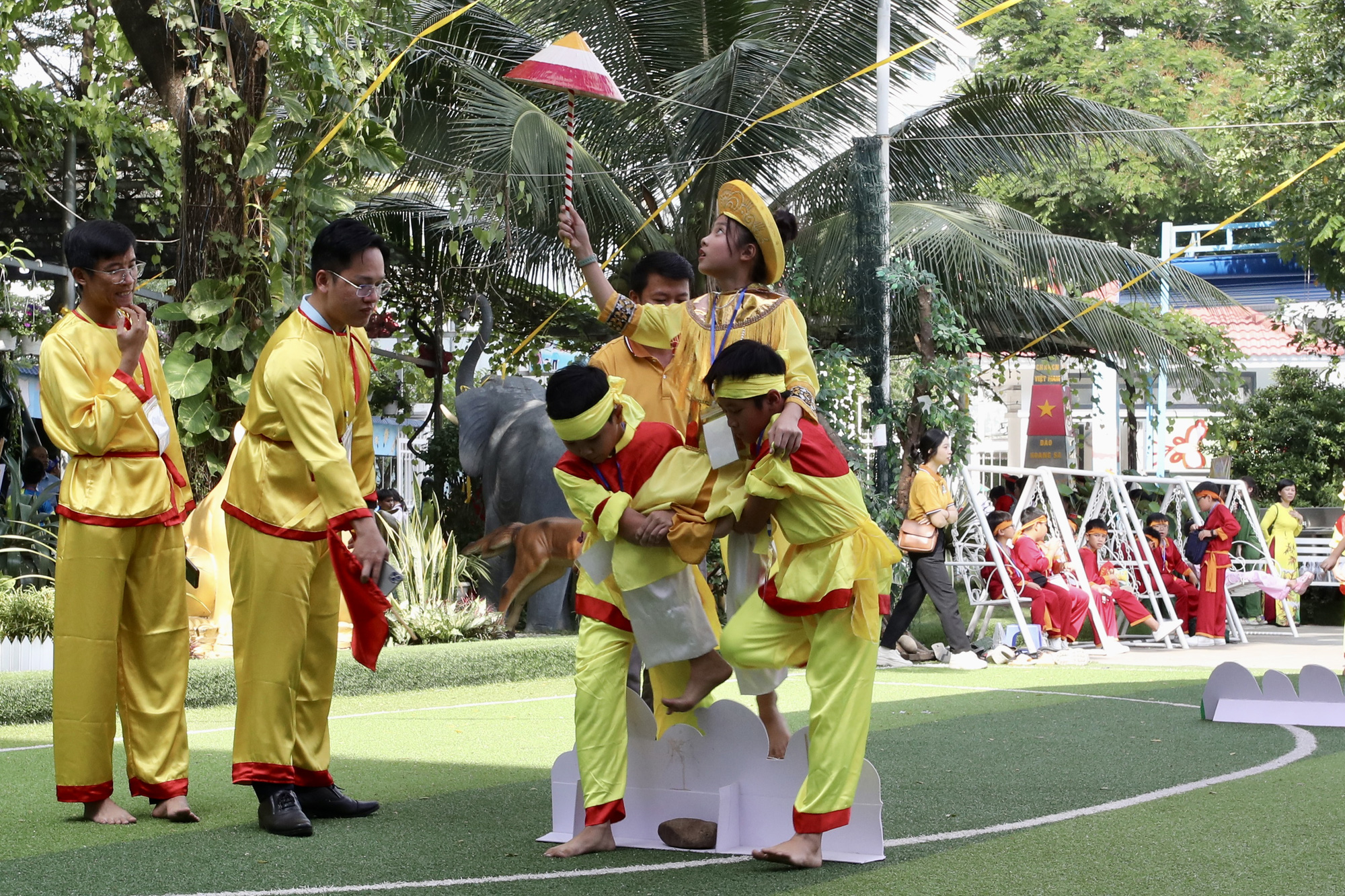 Gần 1.000 học sinh hào hứng tham gia Ngày hội Em yêu Sử Việt- Ảnh 11.