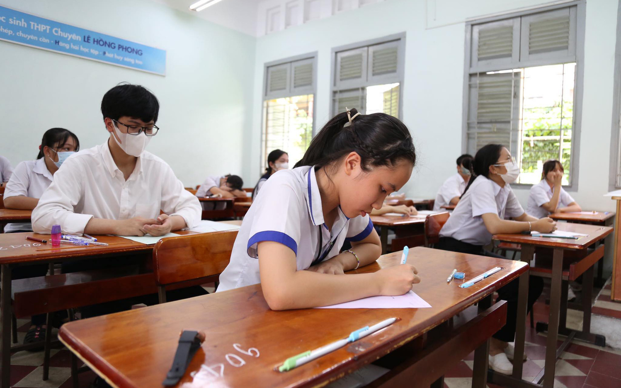 Ngày hội Tự tin bước vào lớp 10 sẵn sàng chào đón học sinh, phụ huynh- Ảnh 3. Năm cuối cùng thi tuyển sinh lớp 10 theo chương trình cũ, đề thi ra sao?