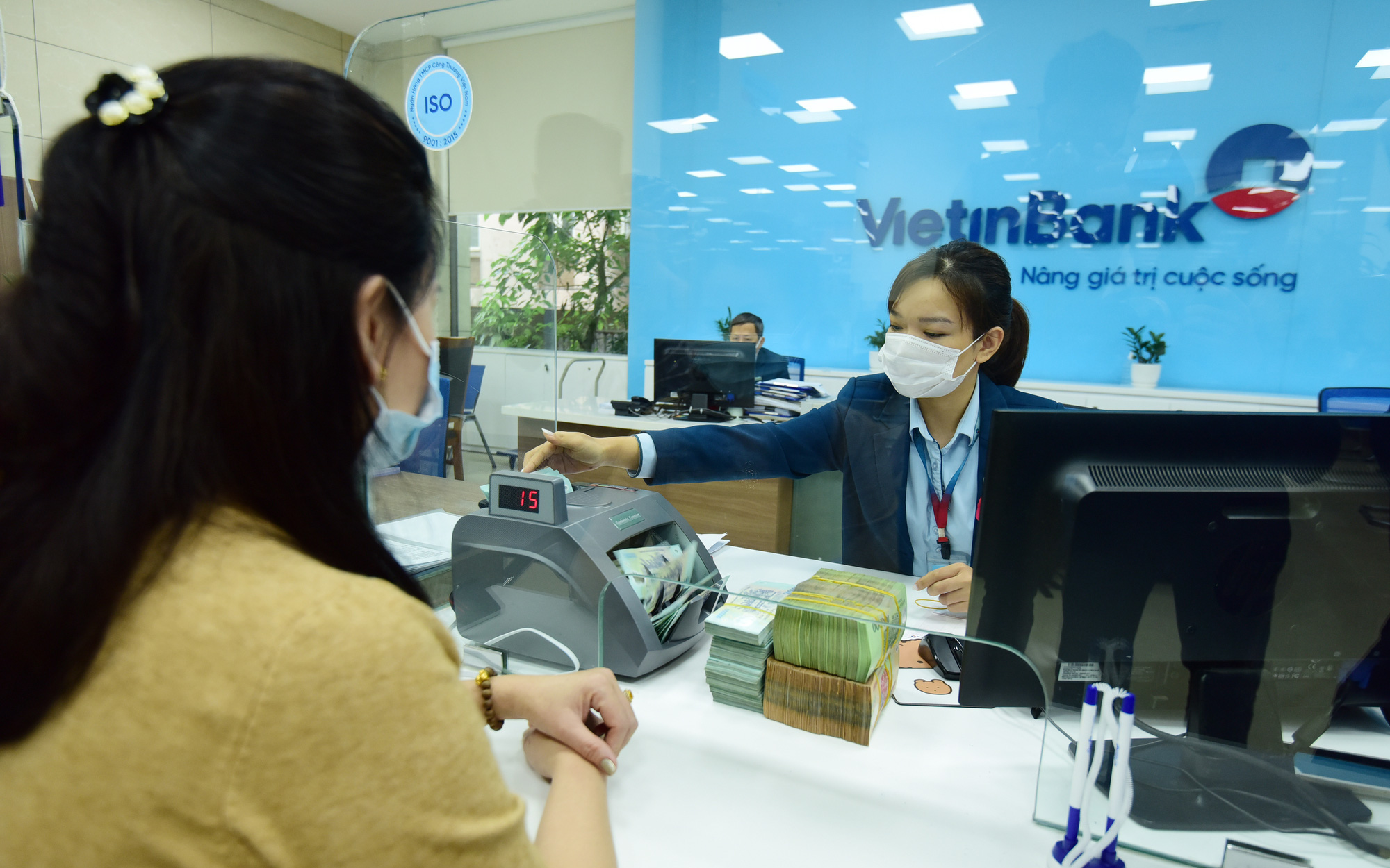 VietinBank tung gói vay trung dài hạn có lãi suất chỉ từ 5,6%/năm- Ảnh 2. VietinBank tặng 3 tỉ cho doanh nghiệp gửi tiết kiệm và mua bán ngoại tệ