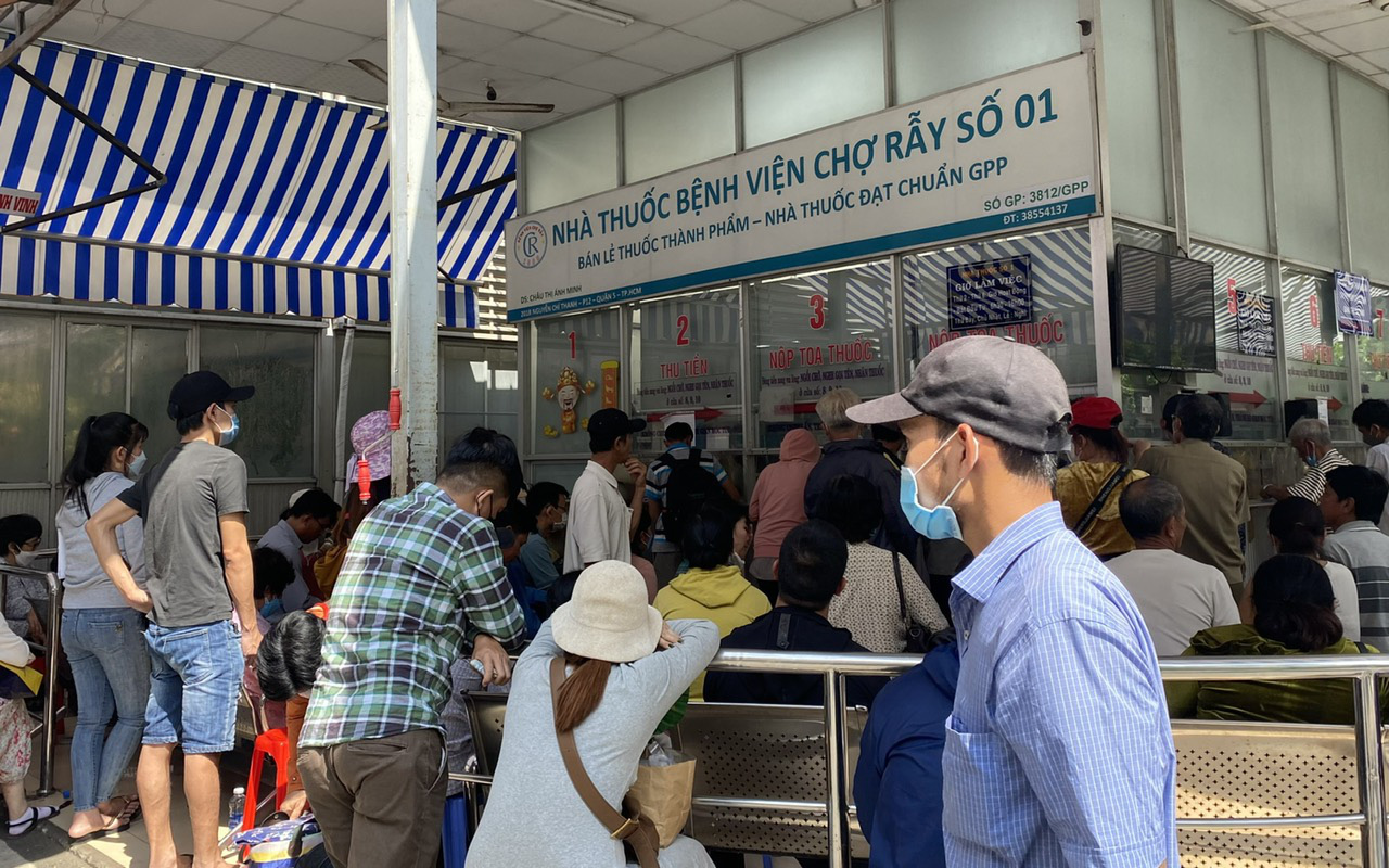 Người bệnh ủng hộ đề xuất lấy thuốc 2 tháng/lần- Ảnh 3. 'Thuốc bảo hiểm y tế là từ tiền dân đóng trước, đâu thể phát như ban cho'