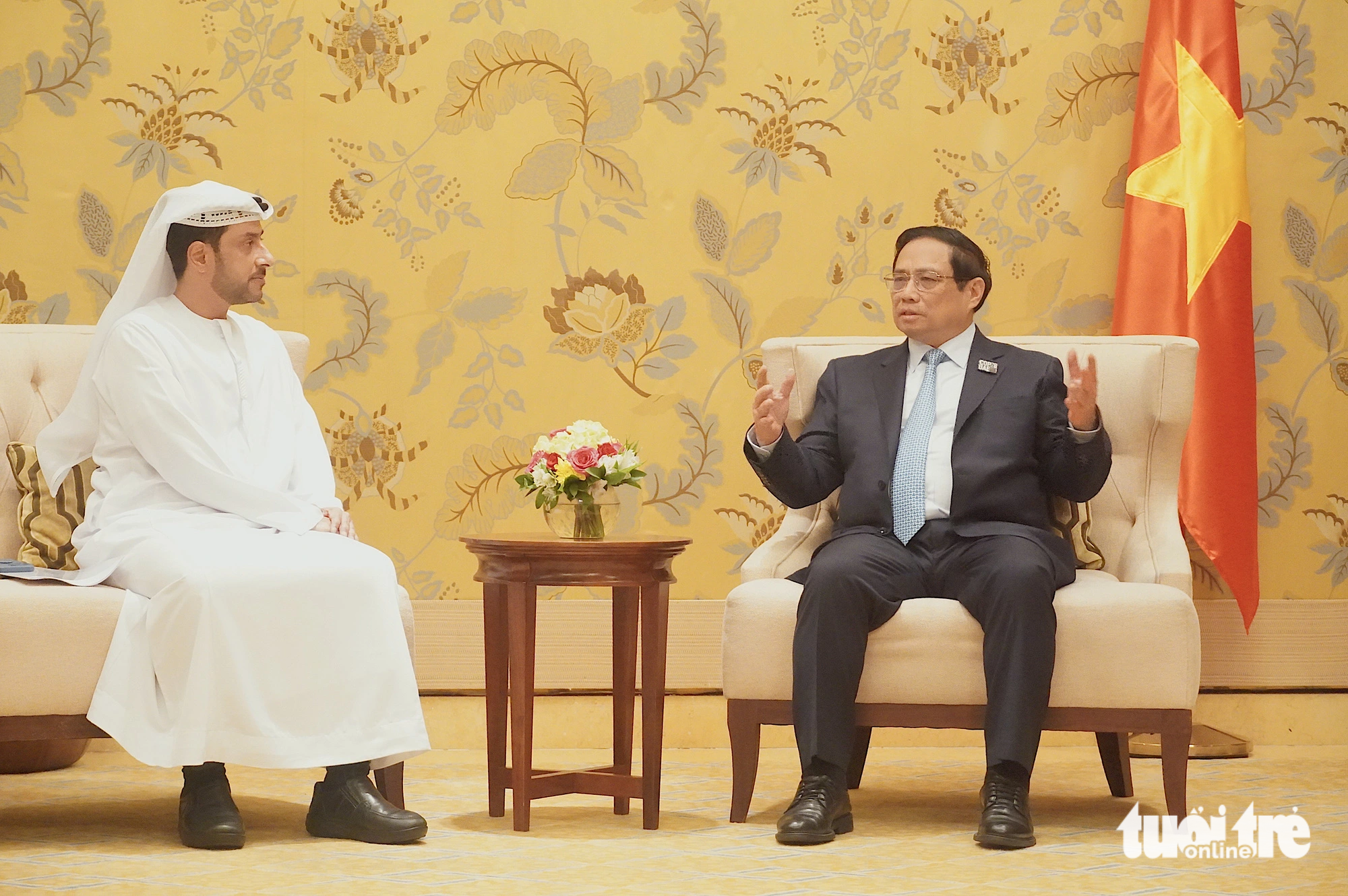 2,500億ドルのUAEグループはスマート港と都市協力への投資を望んでいる - 写真1。 首相はベトナムの投資家にとって有利な条件を作り出すことを確認した - 写真: NGOC AN