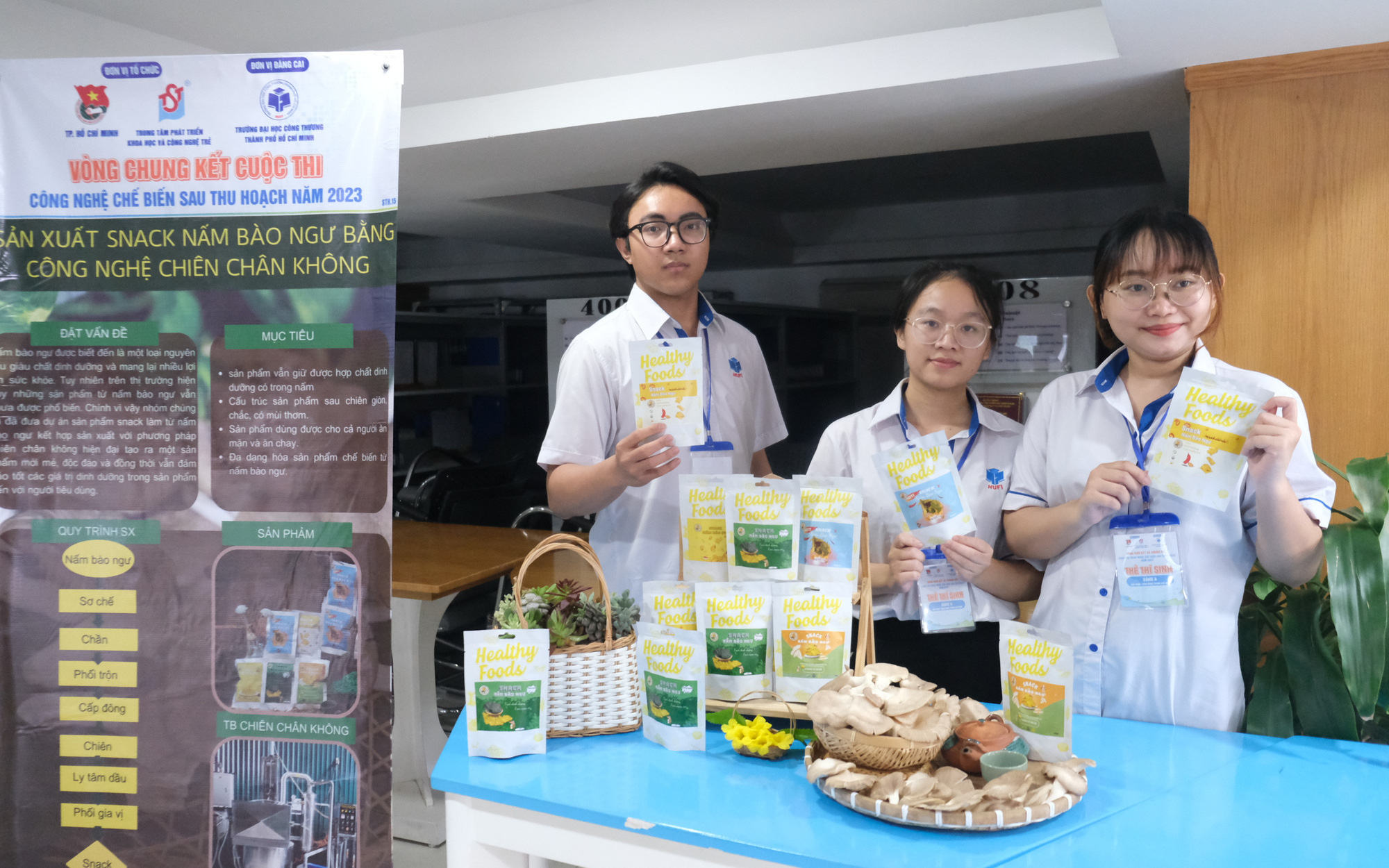 Làm mực viết, màu vẽ từ rác thải hữu cơ- Ảnh 3. Gen Z gây bất ngờ trong sáng tạo chế biến nông sản