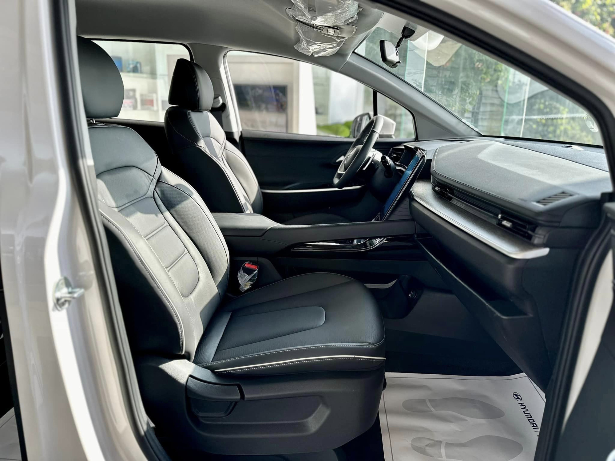 Tin tức giá xe: Hyundai Custin giảm 40 triệu, tiếp tục gây sức ép với Innova Cross- Ảnh 5.