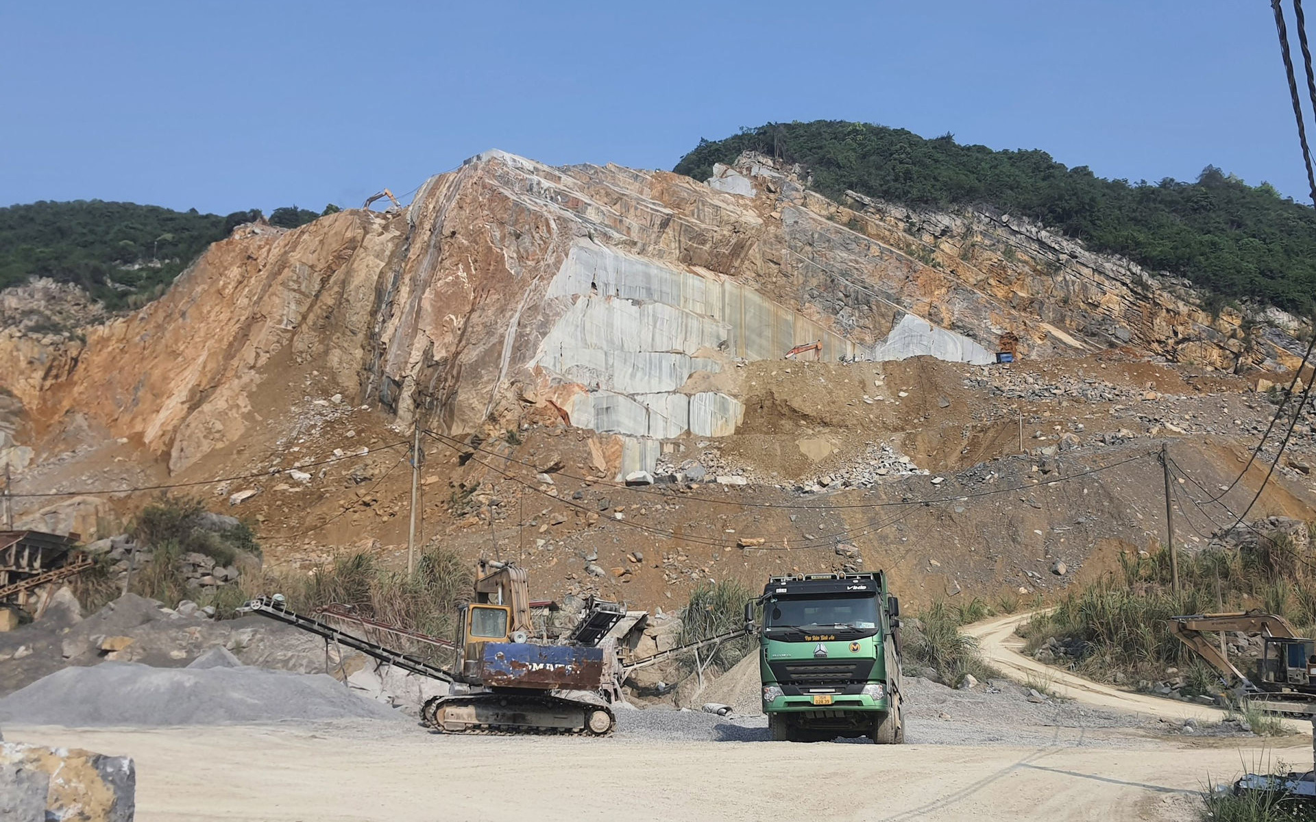Loạt công ty nhà Vicem báo lỗ, có nơi lũy kế âm nghìn tỉ vào diện thanh tra- Ảnh 3. Bộ Xây dựng thoái vốn nhà nước nhiều tổng công ty nhưng còn ‘ôm’ vốn tại Vicem