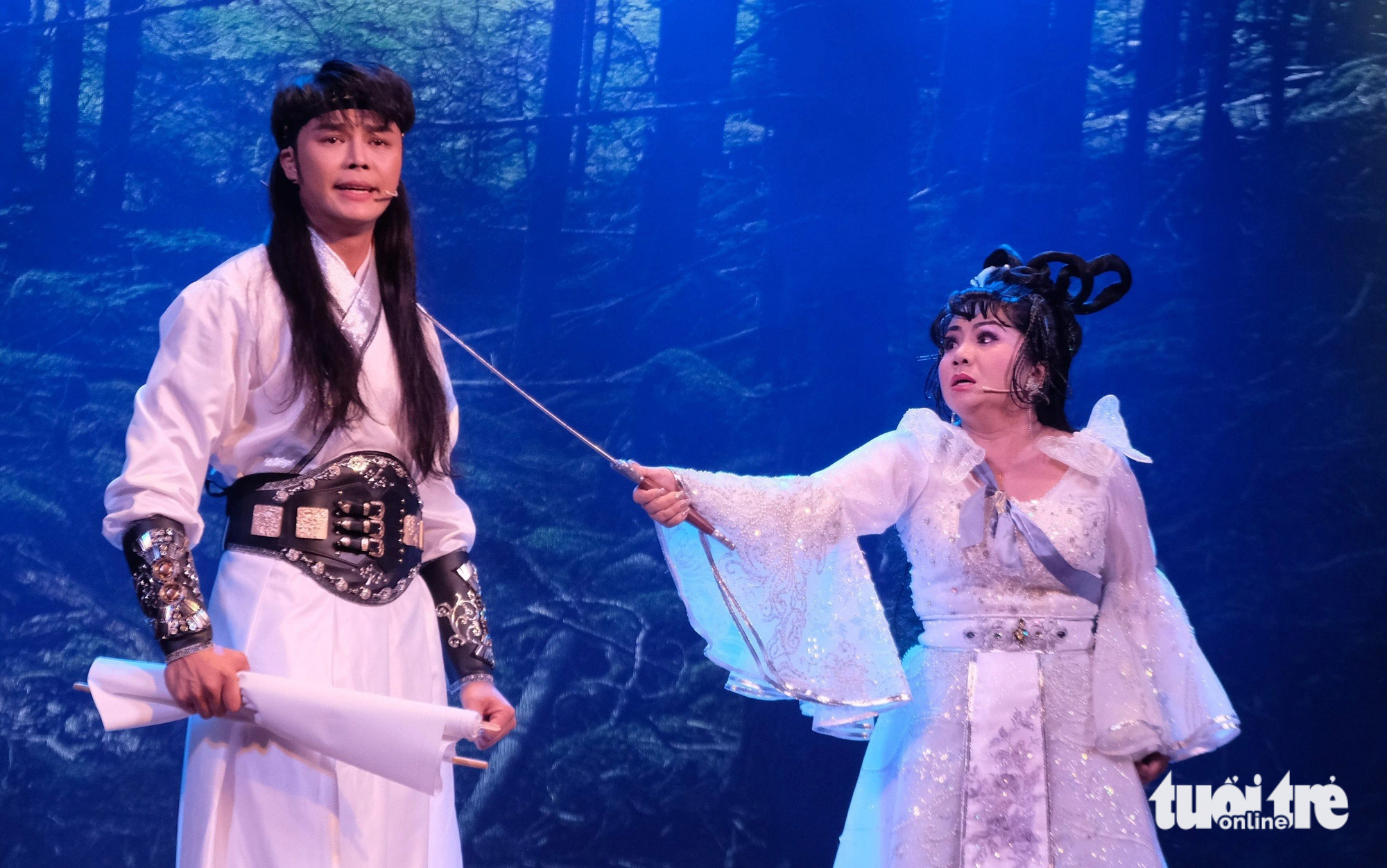 共演のボー・ミン・ラムとトゥ・スオンが古代オペラで特別公演を行う 