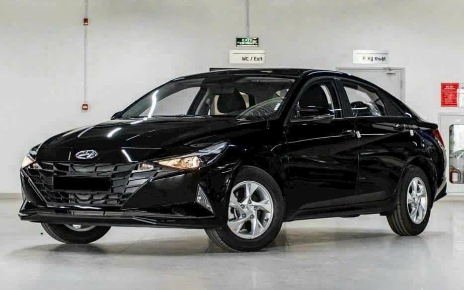 Ô tô giảm giá cả trăm triệu đồng, khách mua vẫn dè dặt- Ảnh 2. Tin tức giá xe: Hyundai Elantra giảm tới 70 triệu đồng ở nhiều đại lý, hút khách dịp Tết