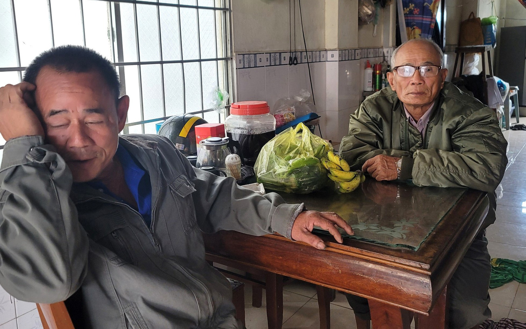 Chờ trông phép màu tìm được 5 ngư dân Phú Yên bị chìm tàu trở về- Ảnh 3. Chìm tàu cá 5 ngư dân mất tích: Những cuộc gọi định mệnh