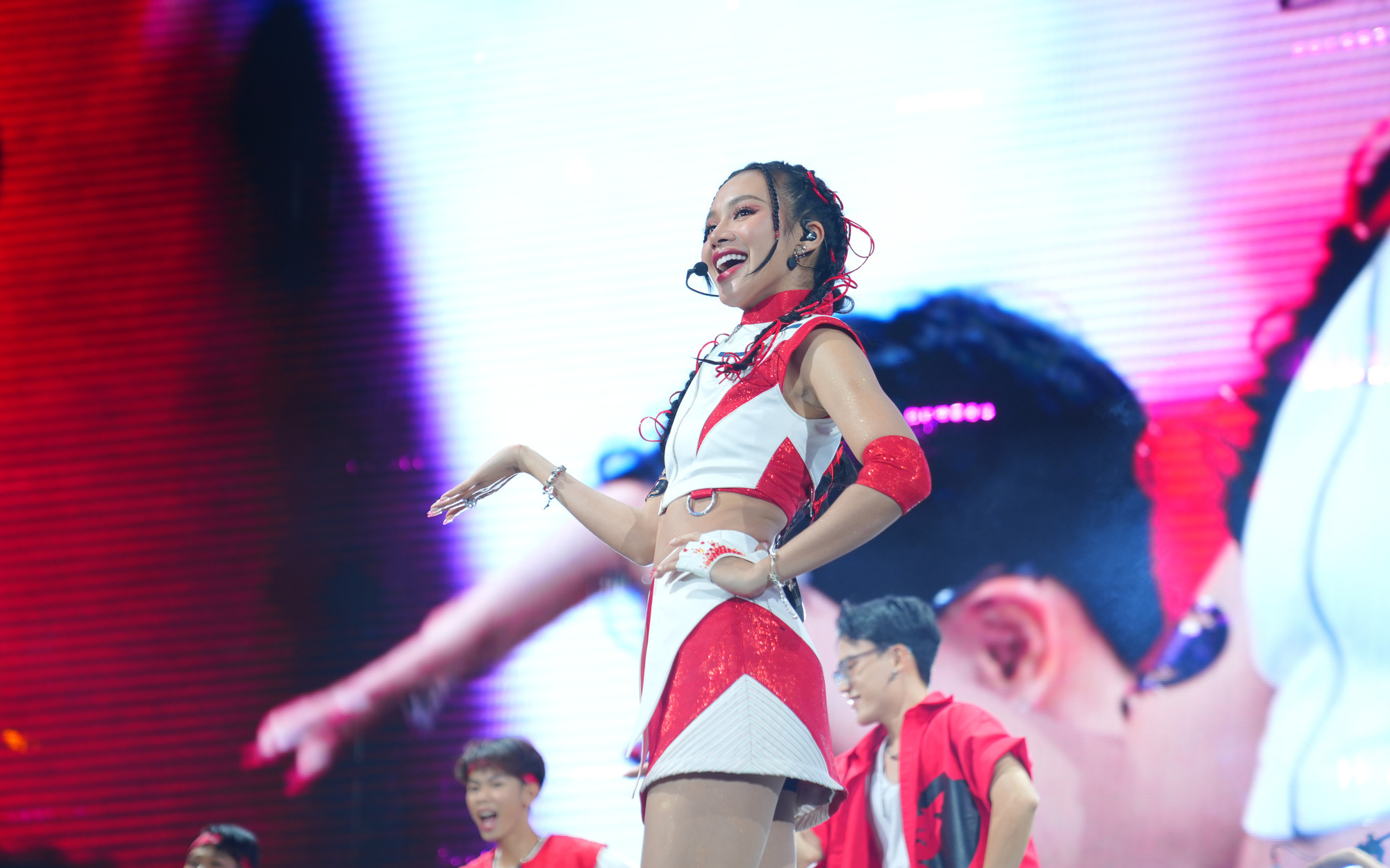 Giana 'phá' hit thanh xuân quốc dân Mùa yêu đầu- Ảnh 6. Tân binh
