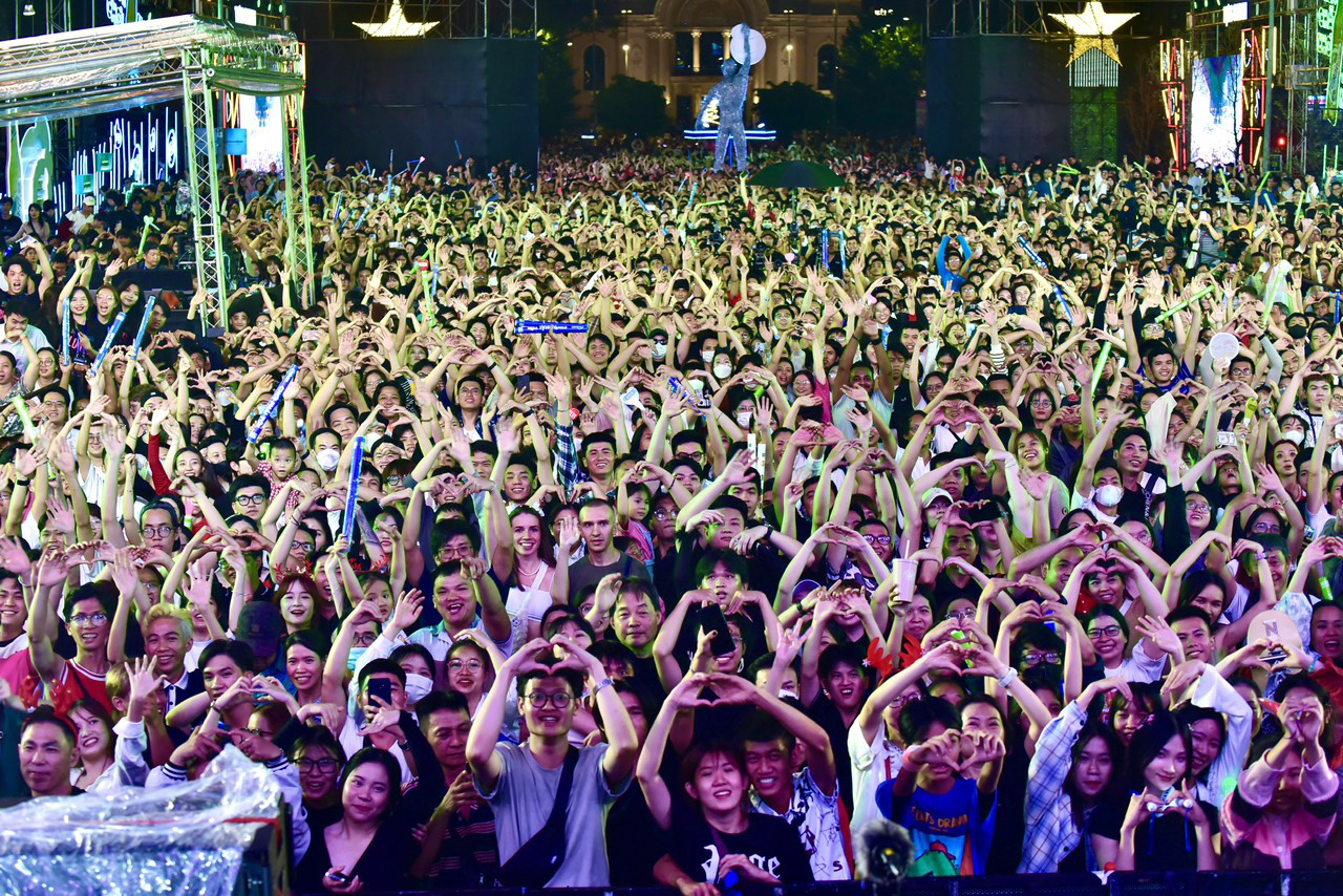 HOZO 2024 - Vietnam's grootste community-muziekfestival keert 3 maanden lang terug, met My Tam - Foto 2. HOZO 2024 - Lễ hội âm nhạc cộng đồng lớn nhất Việt Nam trở lại suốt 3 tháng, có cả Mỹ Tâm - Ảnh 2.