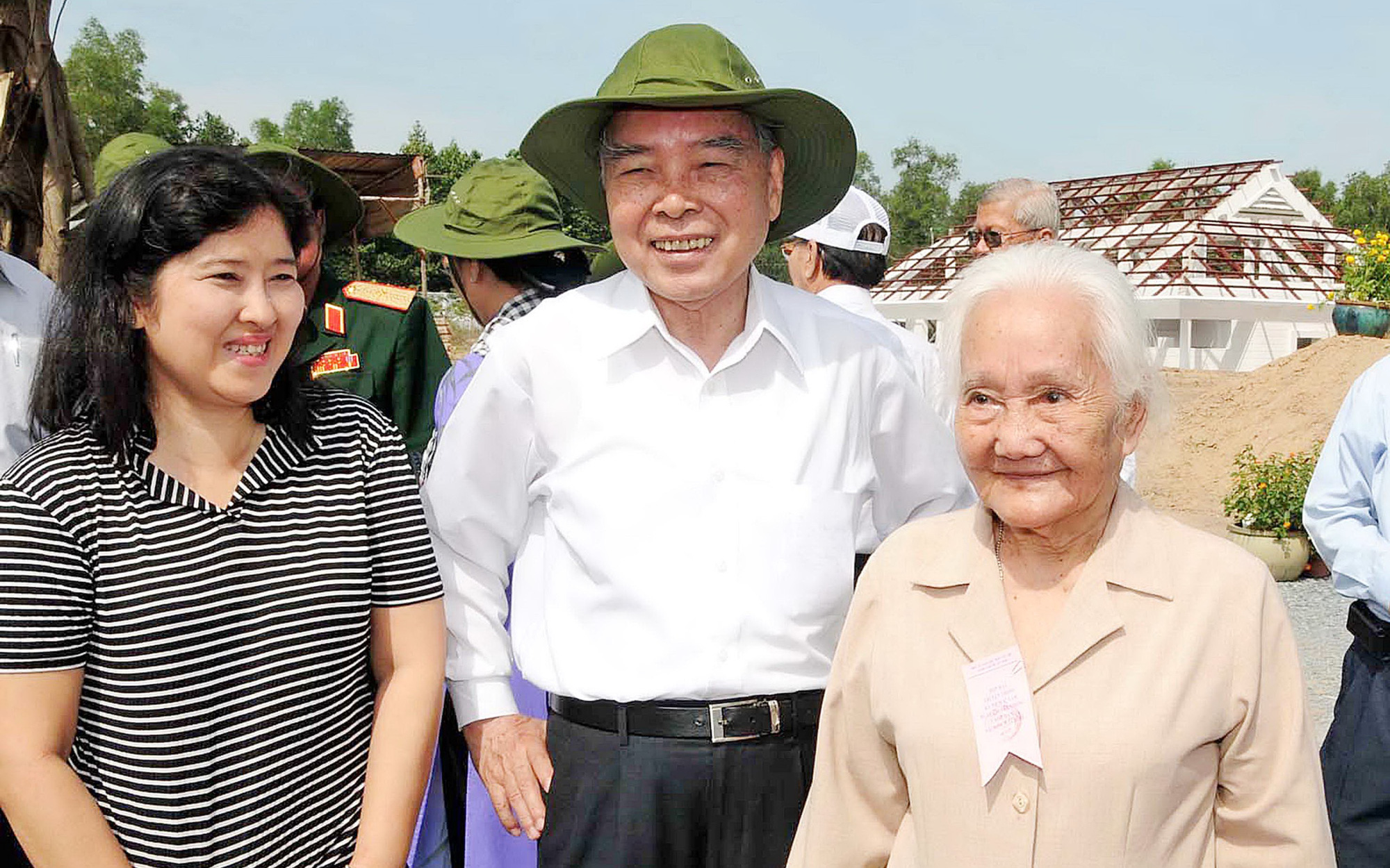 Khánh thành phòng lưu niệm cố Thủ tướng Phan Văn Khải- Ảnh 9. Có một ông Sáu Khải tận hiếu với dân