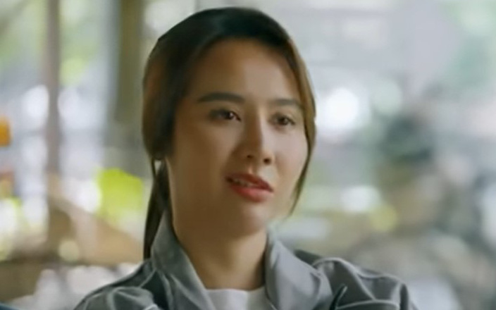 Gia đình mình vui bất thình lình, Chị đẹp đạp gió rẽ sóng thắng lớn VTV Awards 2023- Ảnh 10. Cái nhếch mép khiến Dương rớt hạng; Bất bình VTV Awards