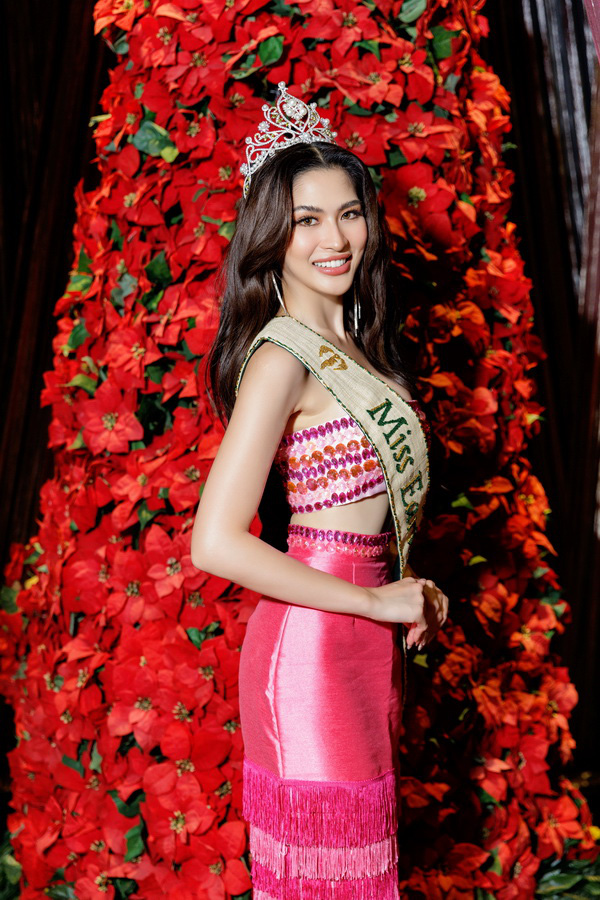 Top 4 Miss Earth 2023 khoe nhan sắc đỉnh cao bên cạnh Trương Ngọc Ánh- Ảnh 2.