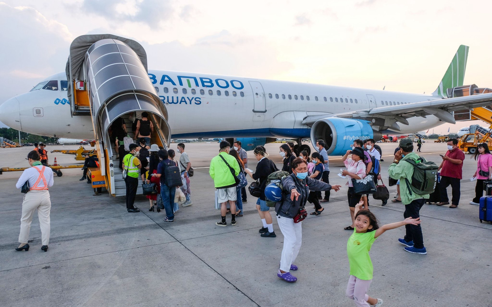 Pacific Airlines không còn máy bay, chờ Vietnam Airlines hỗ trợ- Ảnh 2. Bamboo Airways "chia tay" đơn vị dịch vụ mặt đất SAGS, hợp tác với Pacific Airlines