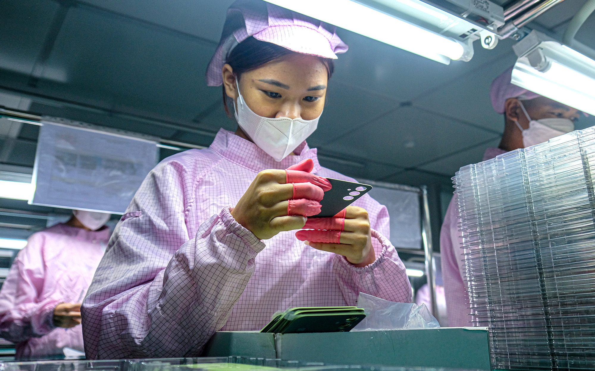 10.000 người đi bộ gây quỹ chăm lo Tết công nhân, người lao động- Ảnh 4. Chạy vạy tiền thưởng Tết cho công nhân