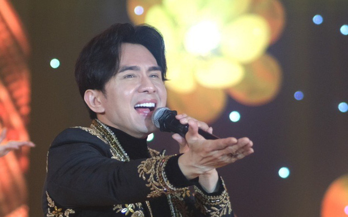 Lệ Thủy, Kim Tử Long... hát gây quỹ giúp ca sĩ Thanh Hằng trị ung thư, khán giả tràn nước mắt- Ảnh 6. Đêm nhạc gây quỹ hơn 550 triệu đồng giúp người dân khó khăn đón Tết