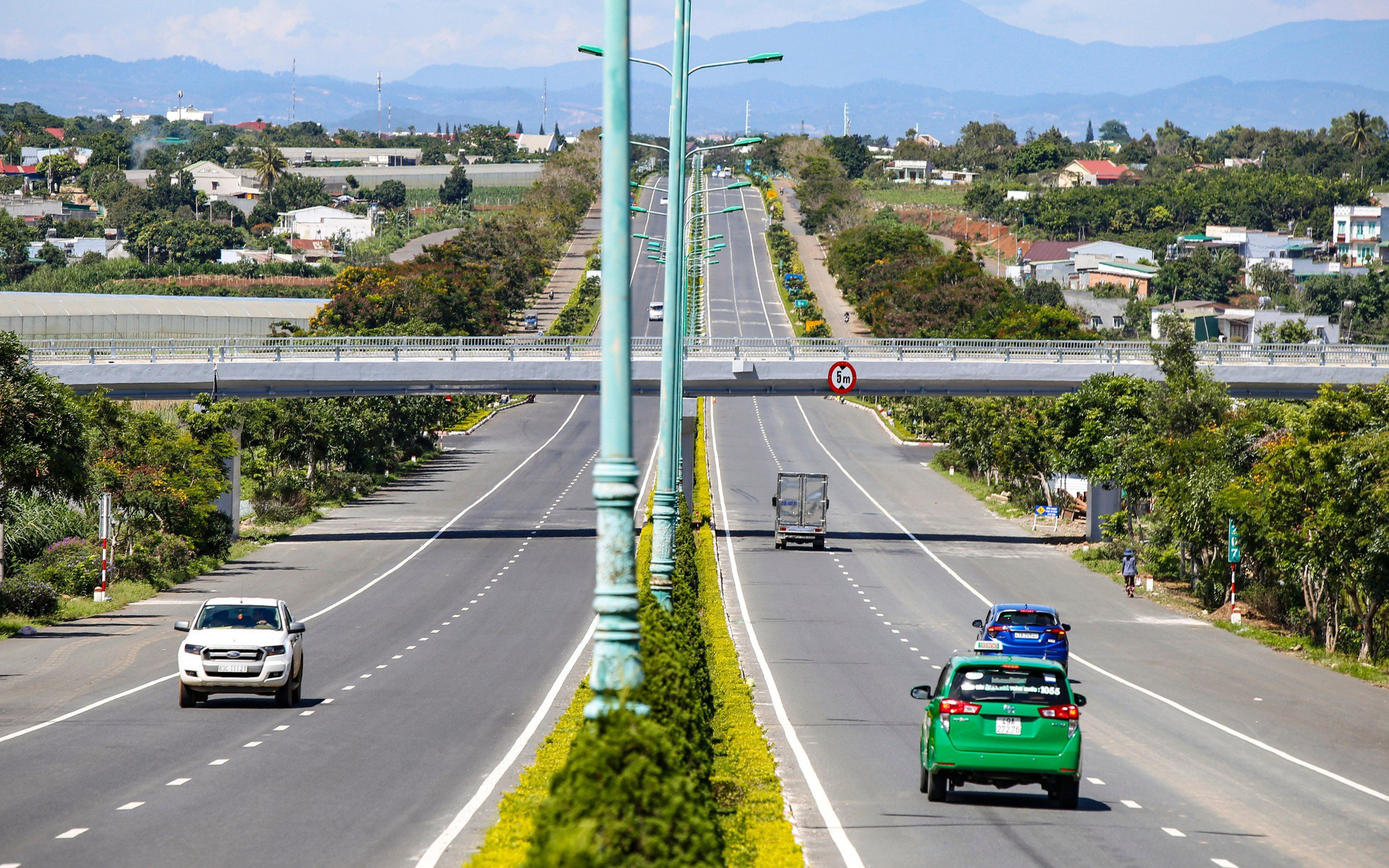 Nhức nhối nạn mất trộm thiết bị điện, mở rào vào cao tốc Phan Thiết - Dầu Giây- Ảnh 3. Đơn vị quản lý cao tốc Liên Khương - Prenn