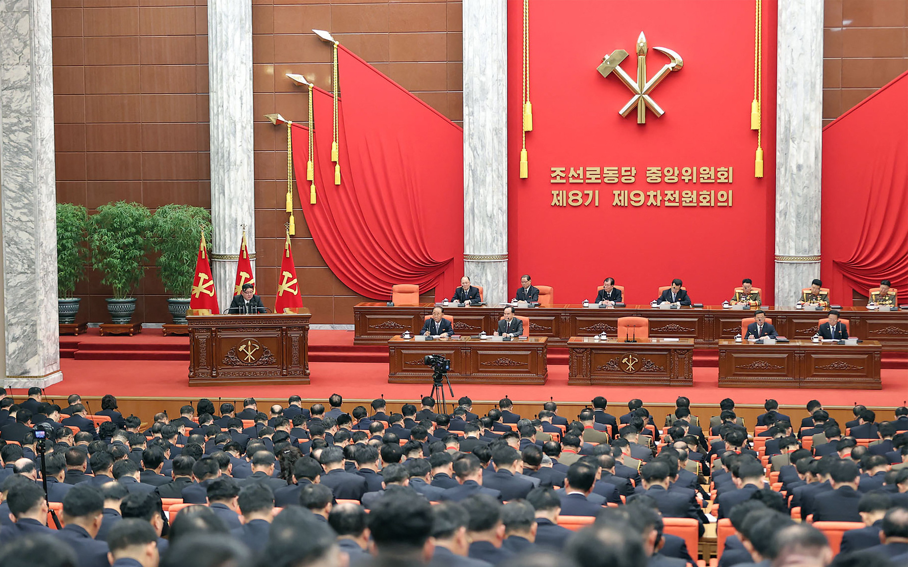 Tin tức thế giới 5-1: Ukraine tấn công ồ ạt Crimea; IS đánh bom tự sát ở Iran- Ảnh 5. Ông Kim Jong Un nêu định hướng năm 2024 cho Triều Tiên