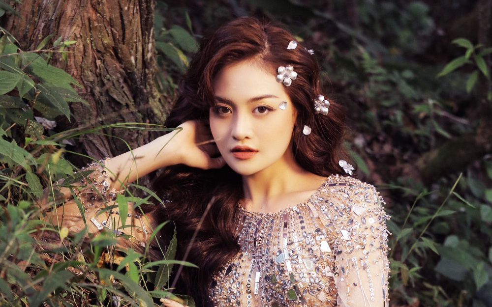 Thùy Anh hóa 