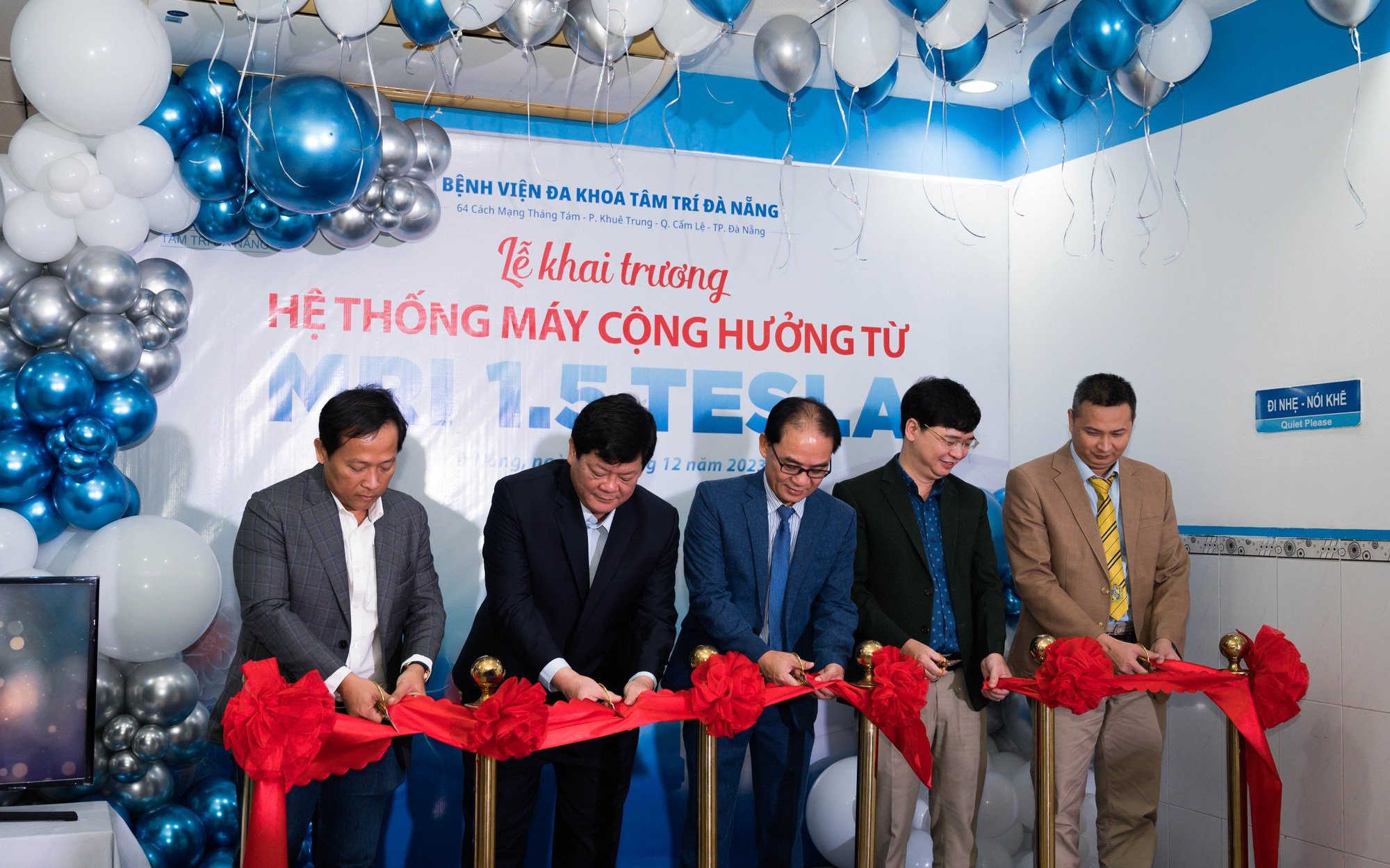 Phát hiện khối u tuyến thượng thận nhờ chụp cộng hưởng từ MRI- Ảnh 3. BV Đa khoa Tâm Trí Đà Nẵng đưa vào sử dụng máy chụp cộng hưởng từ