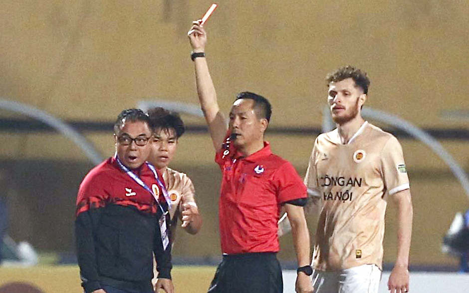 AFC cấm 3 đội dùng chung sân: Công An Hà Nội, CLB Hà Nội và Thể Công - Viettel, đội nào phải rời đi?- Ảnh 3. AFC cấm 3 đội dùng chung sân: Công An Hà Nội, CLB Hà Nội và Thể Công - Viettel, đội nào phải rời đi?- Ảnh 3.