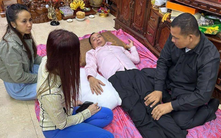 Tổng thống Peru bị điều tra vì đồng hồ xịn, bộ trưởng nội vụ mất chức- Ảnh 2. Quan chức Campuchia ngất xỉu trong lúc bị thẩm vấn về cáo buộc tham nhũng