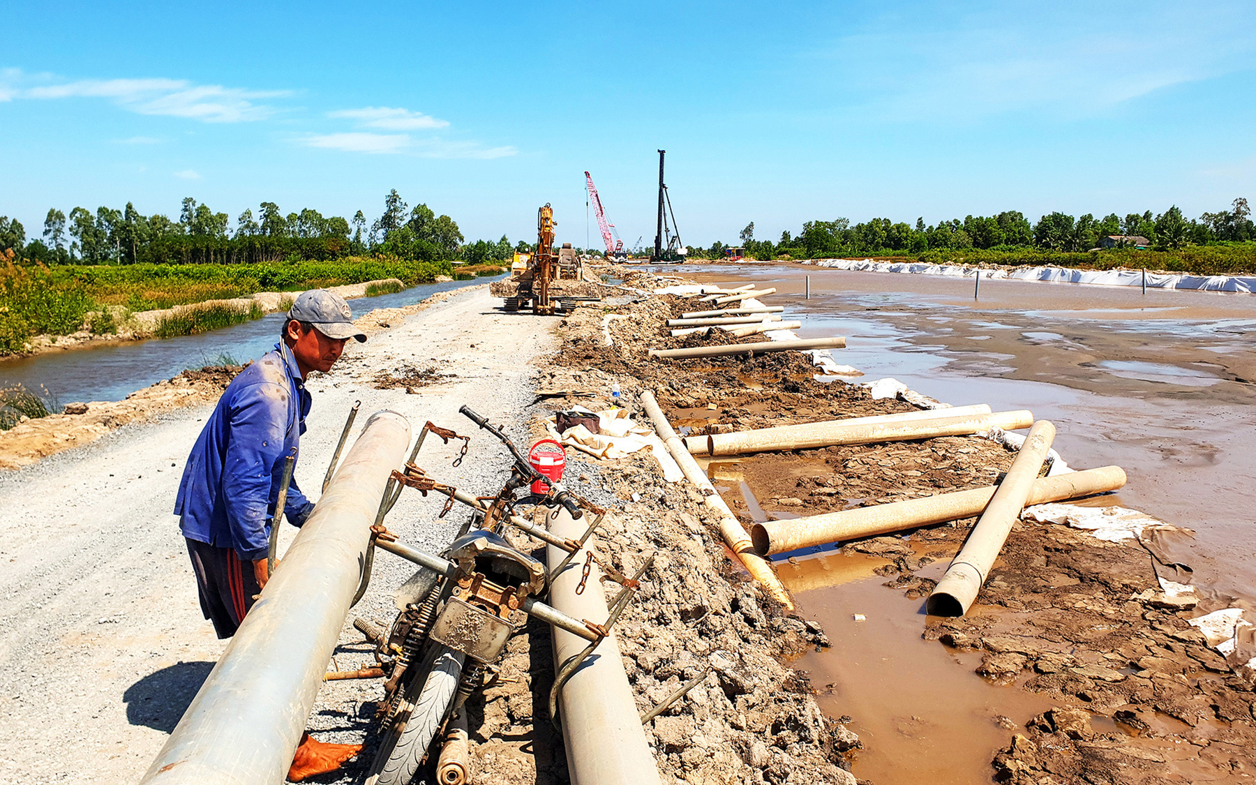 Cao tốc Cần Thơ - Cà Mau thi công xuyên Tết để bù đắp tiến độ- Ảnh 2. Đất mũi Cà Mau mong chờ cao tốc