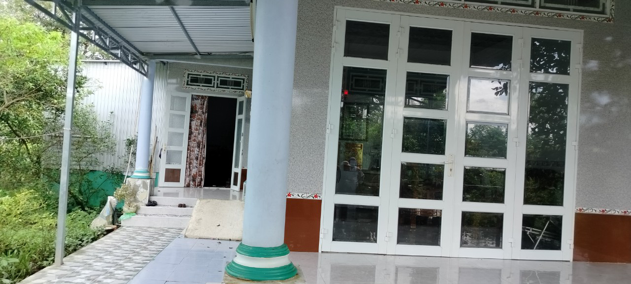 Hai vợ chồng cùng con gái ở Cà Mau chết bất thường
