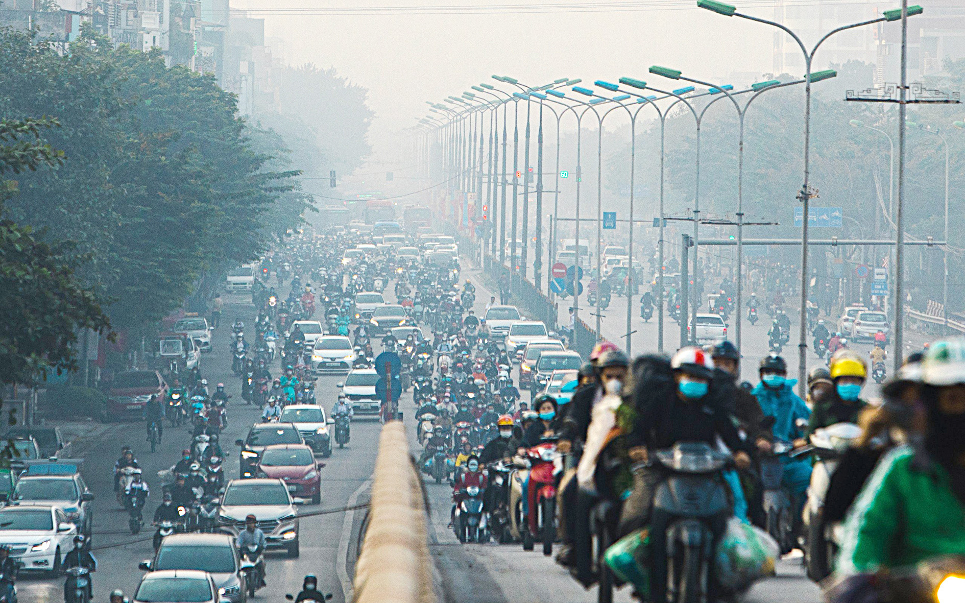 Thời tiết hôm nay 6-12: Không khí lạnh gây mưa to từ Hà Tĩnh đến Huế- Ảnh 2. Cần kiểm soát nguồn thải gây ô nhiễm không khí