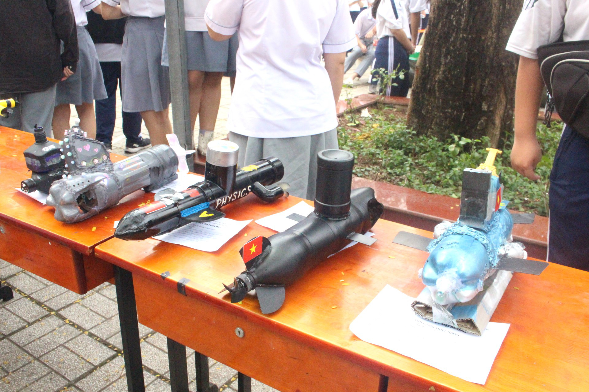 Học sinh THPT Hùng Vương “chinh phục đại dương” với tàu ngầm tự thiết kế- Ảnh 9.