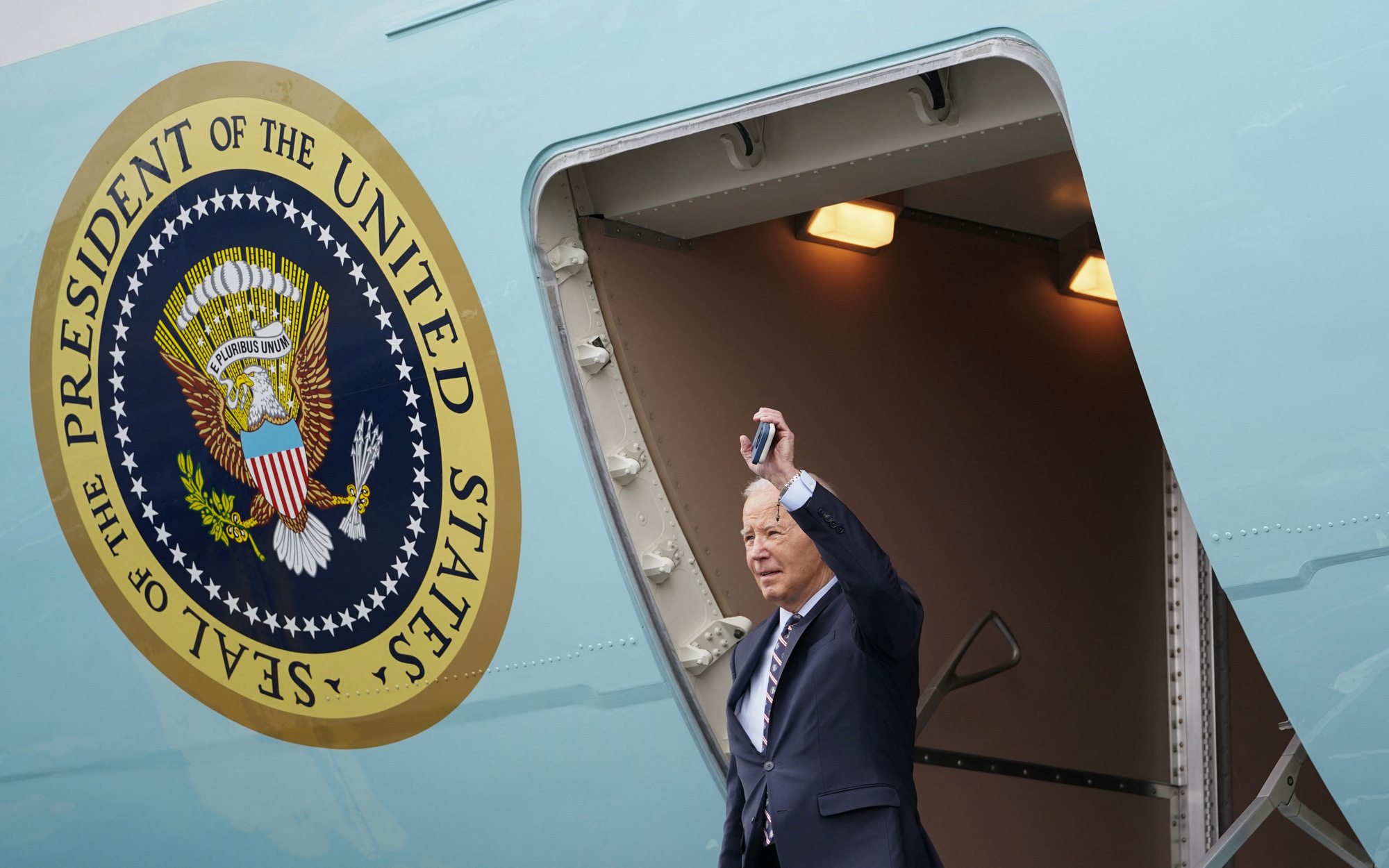 Con trai ông Biden yêu cầu tòa bỏ cáo buộc hình sự về sử dụng súng- Ảnh 3. Ông Biden thừa nhận tái tranh cử vì muốn đấu với ông Trump