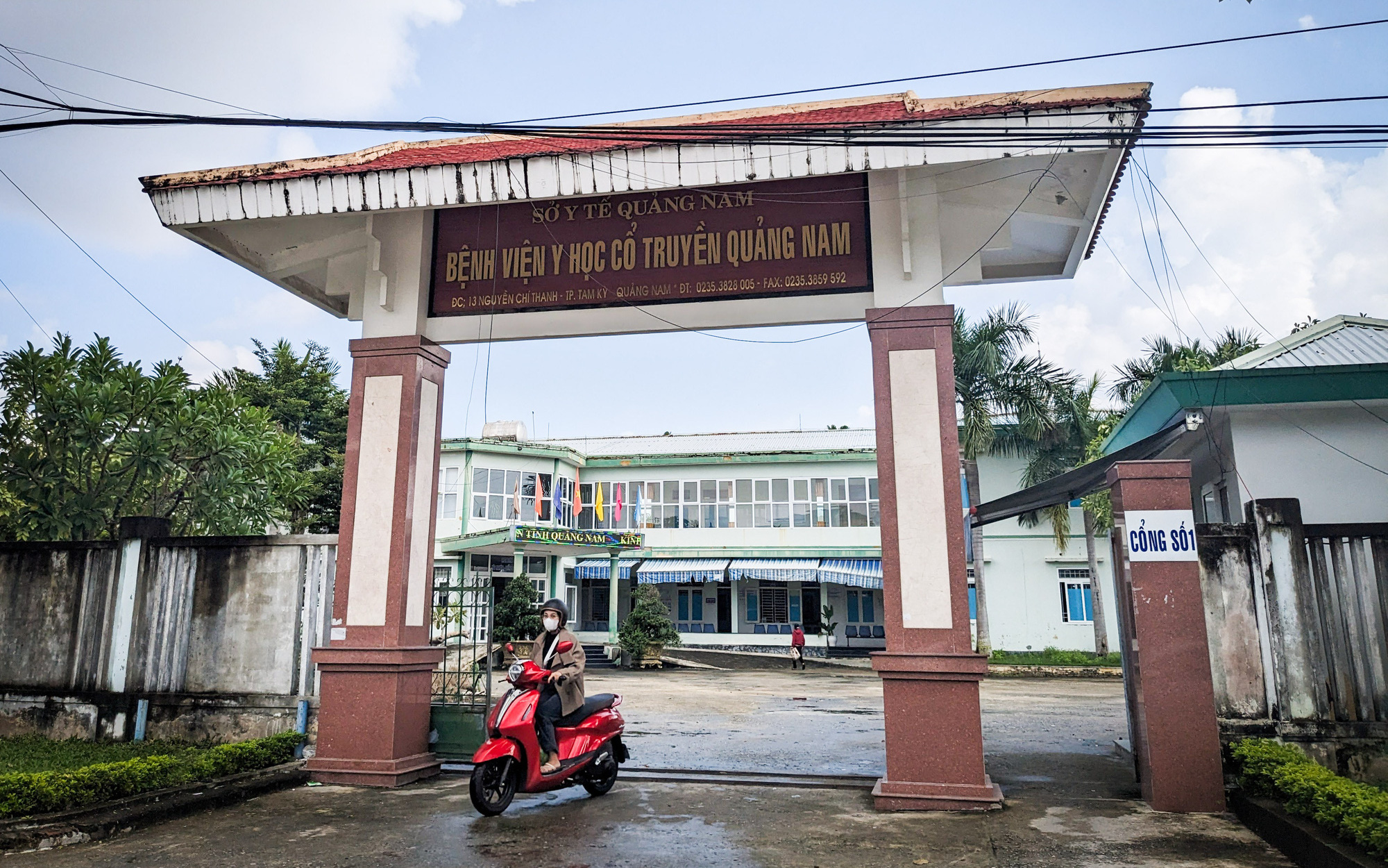 Quảng Nam mời loạt gói thầu y tế gần 600 tỉ, giải quyết việc thiếu thuốc- Ảnh 3. Thiếu thuốc, vật tư y tế khám chữa bệnh, Quảng Nam đôn đốc các gói thầu