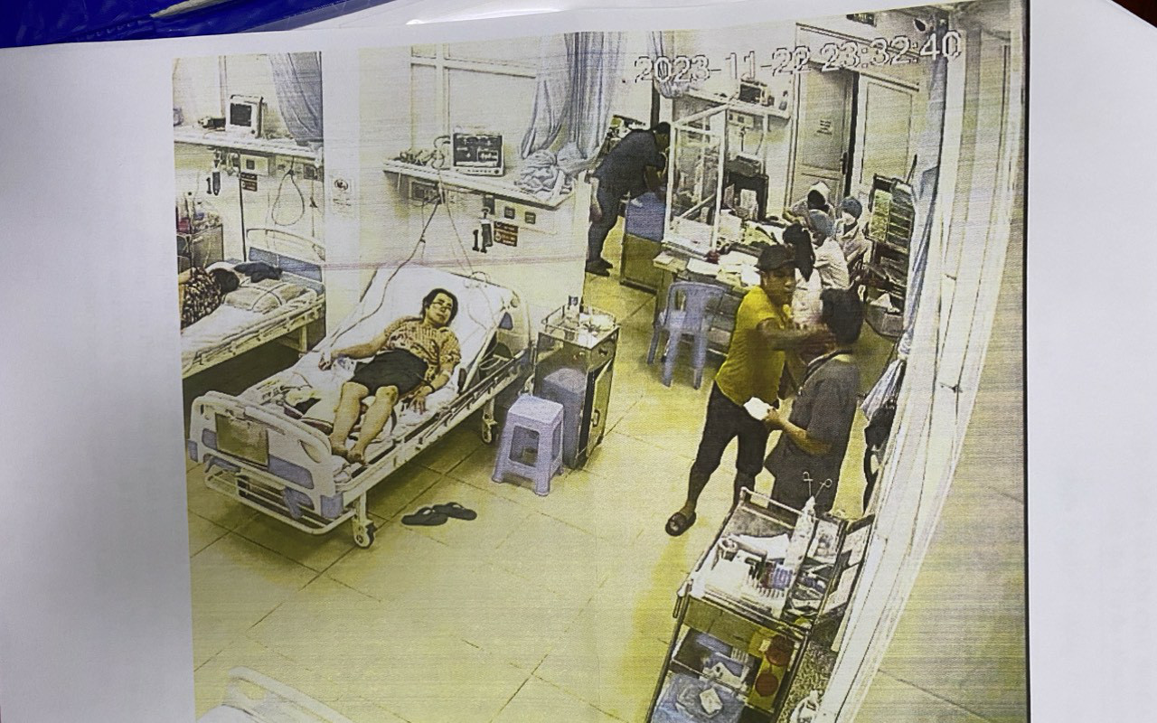 Sở Y tế TP.HCM kịch liệt lên án hành vi hành hung nhân viên y tế- Ảnh 2. Bệnh viện quận 7 cầu cứu vì nhân viên y tế liên tục bị hành hung