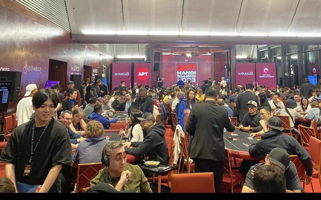 Phá đường dây đánh bạc poker hàng chục tỉ đồng tại Hà Nội- Ảnh 2. Kiểm tra dấu hiệu đánh bạc trá hình ngay một trung tâm hội nghị ở Hà Nội