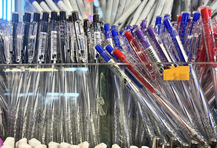 Bút bi Thiên Long, người bạn tốt của tôi- Ảnh 2. Bút bi Thiên Long trở thành sản phẩm gắn bó với nhiều thế hệ học sinh